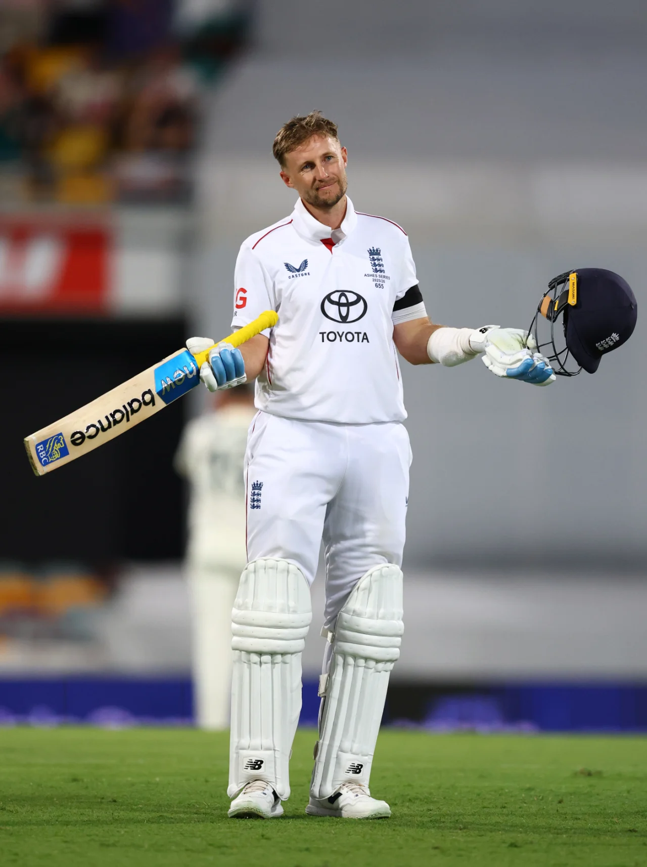 ஆஷஸ் 2-ஆவது டெஸ்டில் ஜோ ரூட் சதம்: முதல் நாளில் இங்கிலாந்து 325 ரன்கள் குவிப்பு