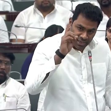 maxresdefault நேபாளத்தில் சிக்கிய 84 தமிழர்களை மீட்க நடவடிக்கை: அமைச்சர் ஆதவ் அர்ஜுனா தகவல்