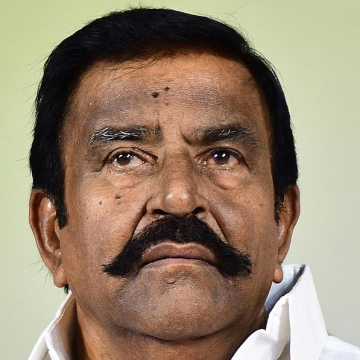 தி.மு.க. முன்னாள் அமைச்சர் கே.என்.நேரு அவரது சகோதரர் வீடுகளில் சோதனை