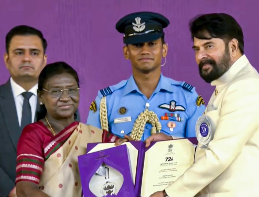 72-வது தேசிய திரைப்பட விருதுகள்: தனுஷ், மம்முட்டி உள்ளிட்ட 60-க்கும் மேற்பட்ட கலைஞர்கள் விருது பெற்றனர்
