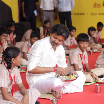 morning meals 1 6 முதல் 8-ம் வகுப்பு மாணவர்களுக்கும் காலை உணவுத் திட்டம்: சென்னையில் முதல்வர் விஜய் தொடங்கி வைத்தார்