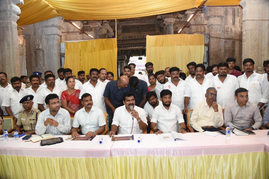 nirmal 1 மதுரை மீனாட்சி அம்மன் கோயில் குடமுழுக்கு விழாவில் அரசியல் தலையீடு இல்லை: அமைச்சர் நிர்மல் குமார்