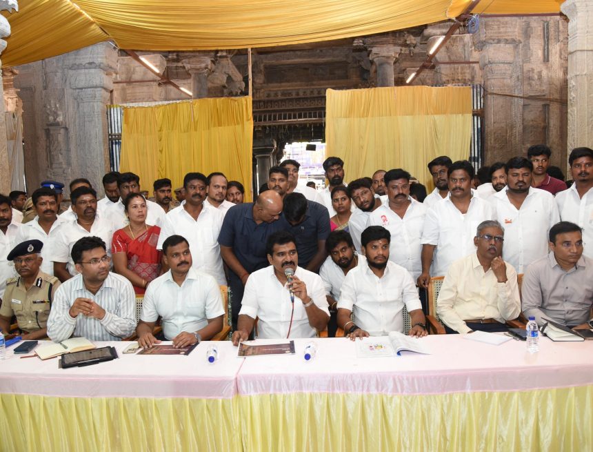 மதுரை மீனாட்சி அம்மன் கோயில் குடமுழுக்கு விழாவில் அரசியல் தலையீடு இல்லை: அமைச்சர் நிர்மல் குமார்