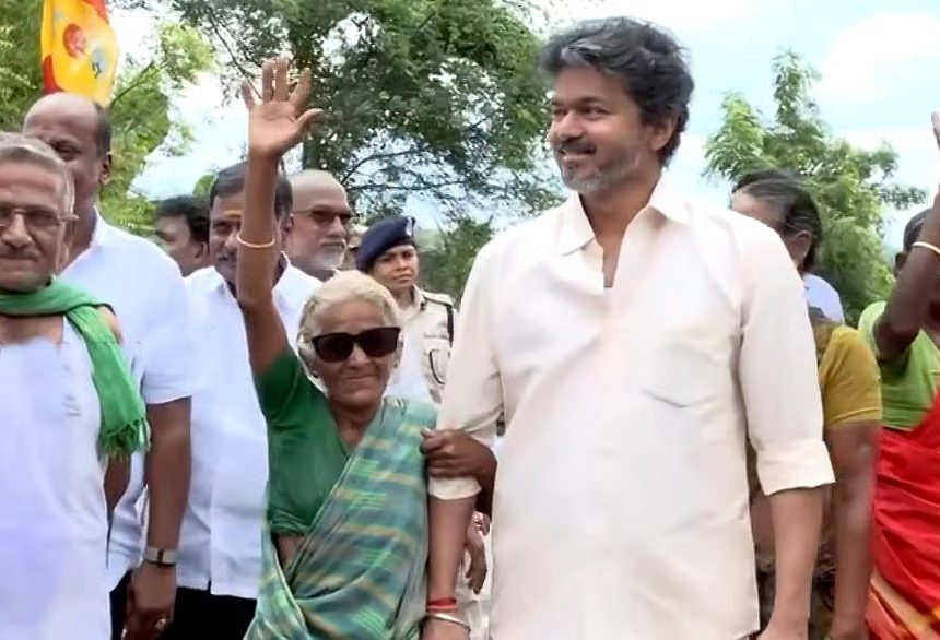 paati பாட்டிக்கு கூலிங்கிளாஸ் பரிசளித்த முதல்வர் விஜய்