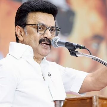 stalin 1 மின் வாரிய அலுவலகத்தில் முதல்வர் செய்தது ரிவ்யூ அல்ல ரீல்ஸ்: மு.க. ஸ்டாலின் விமர்சனம்