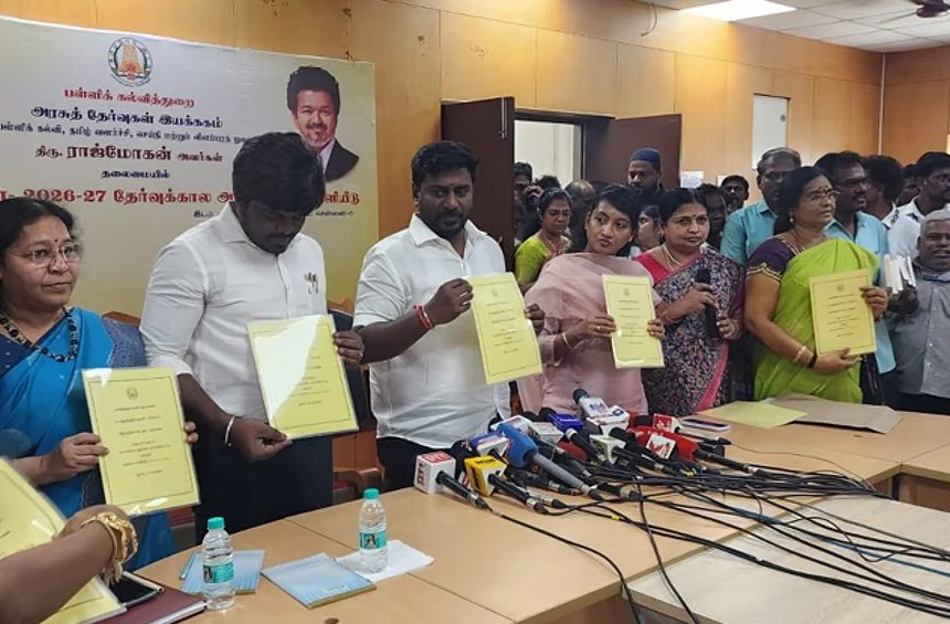 எஸ்.எஸ்.எல்.சி., பிளஸ்-2 பொதுத்தேர்வுகள் அட்டவணை: அமைச்சர் ராஜ்மோகன் வெளியிட்டார்
